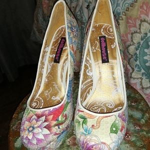 Women's size 7 floral platform heels